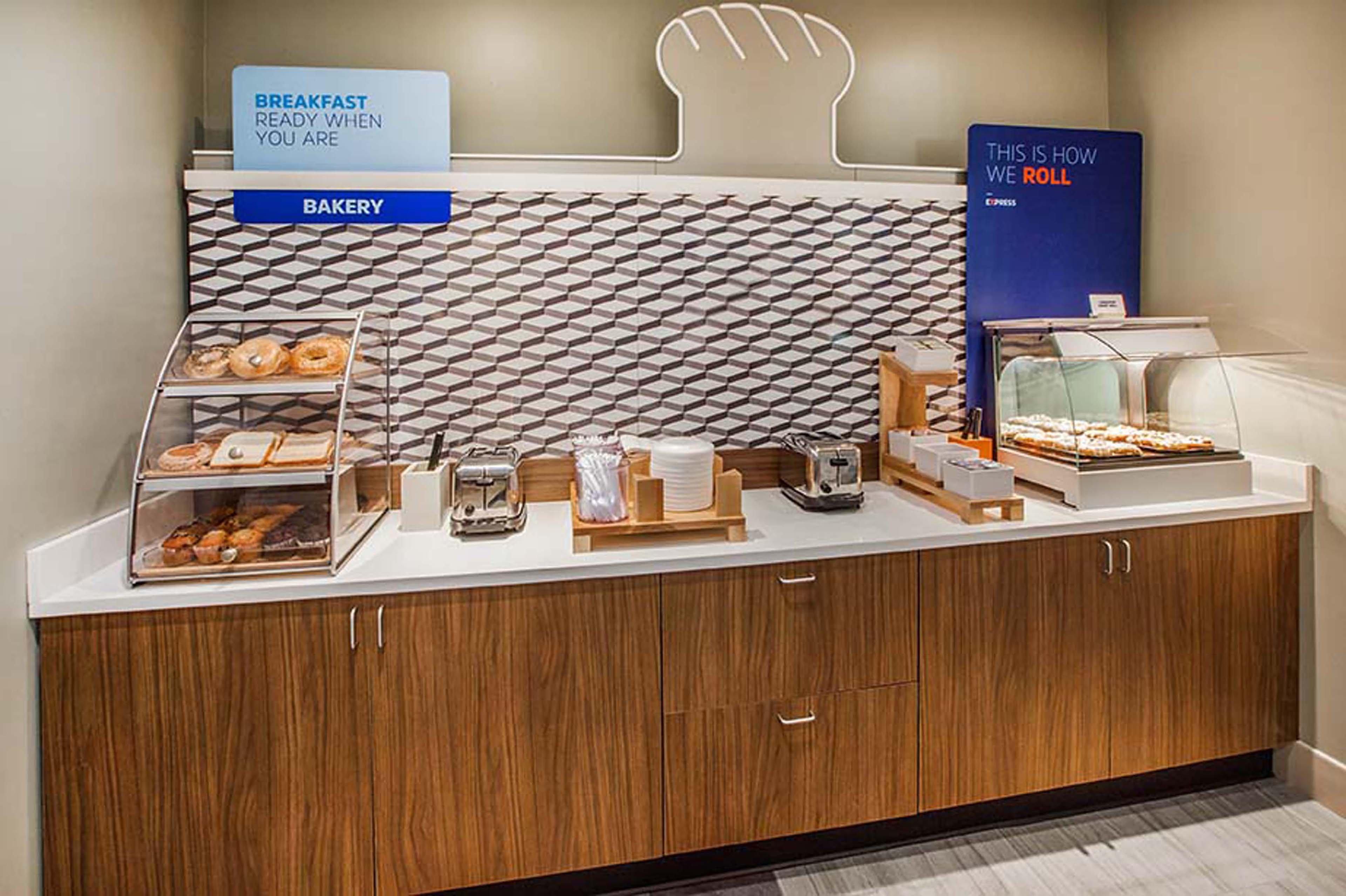 Holiday Inn Express Hotel & Suites Huntsville By Ihg Экстерьер фото