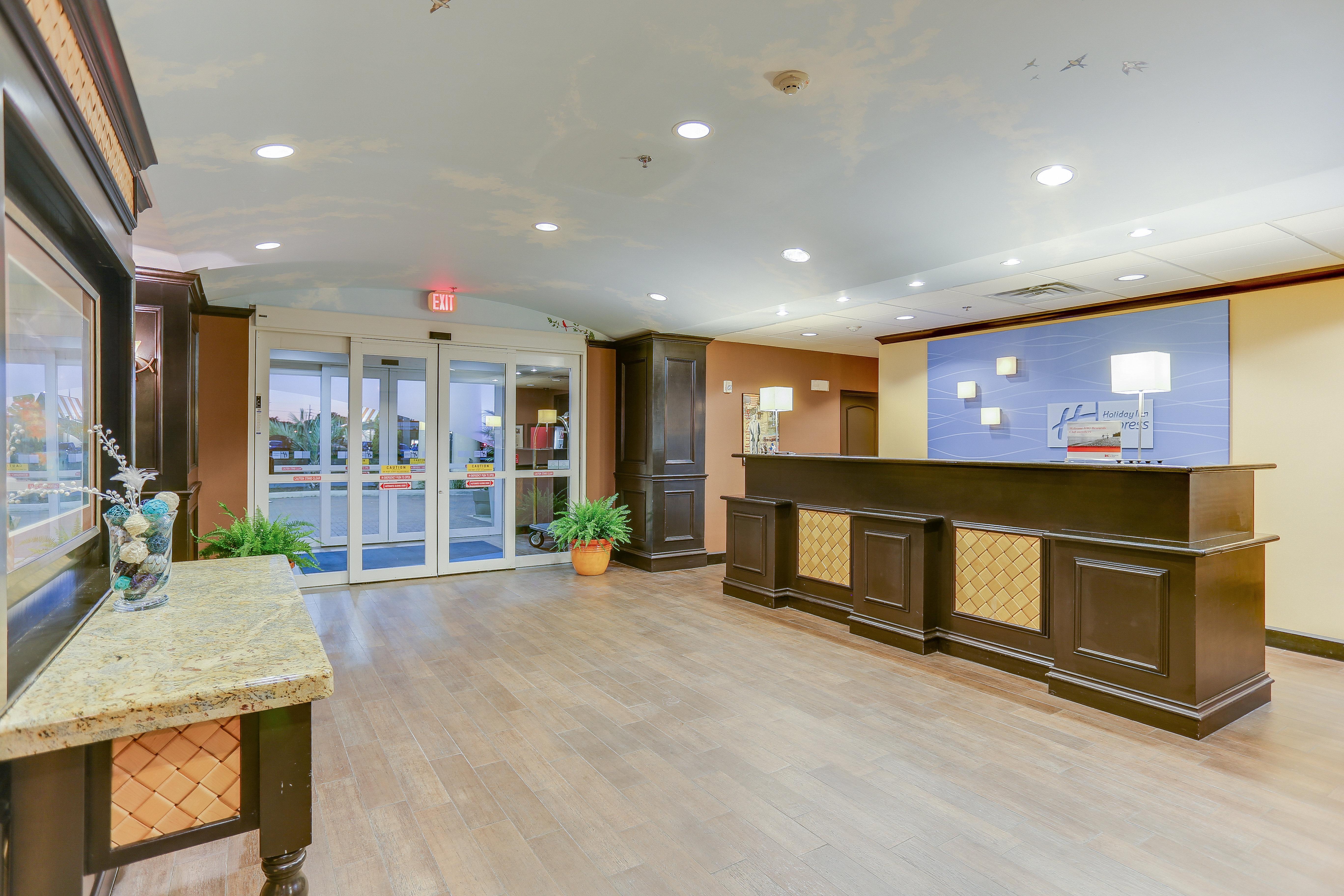 Holiday Inn Express Hotel & Suites Huntsville By Ihg Экстерьер фото