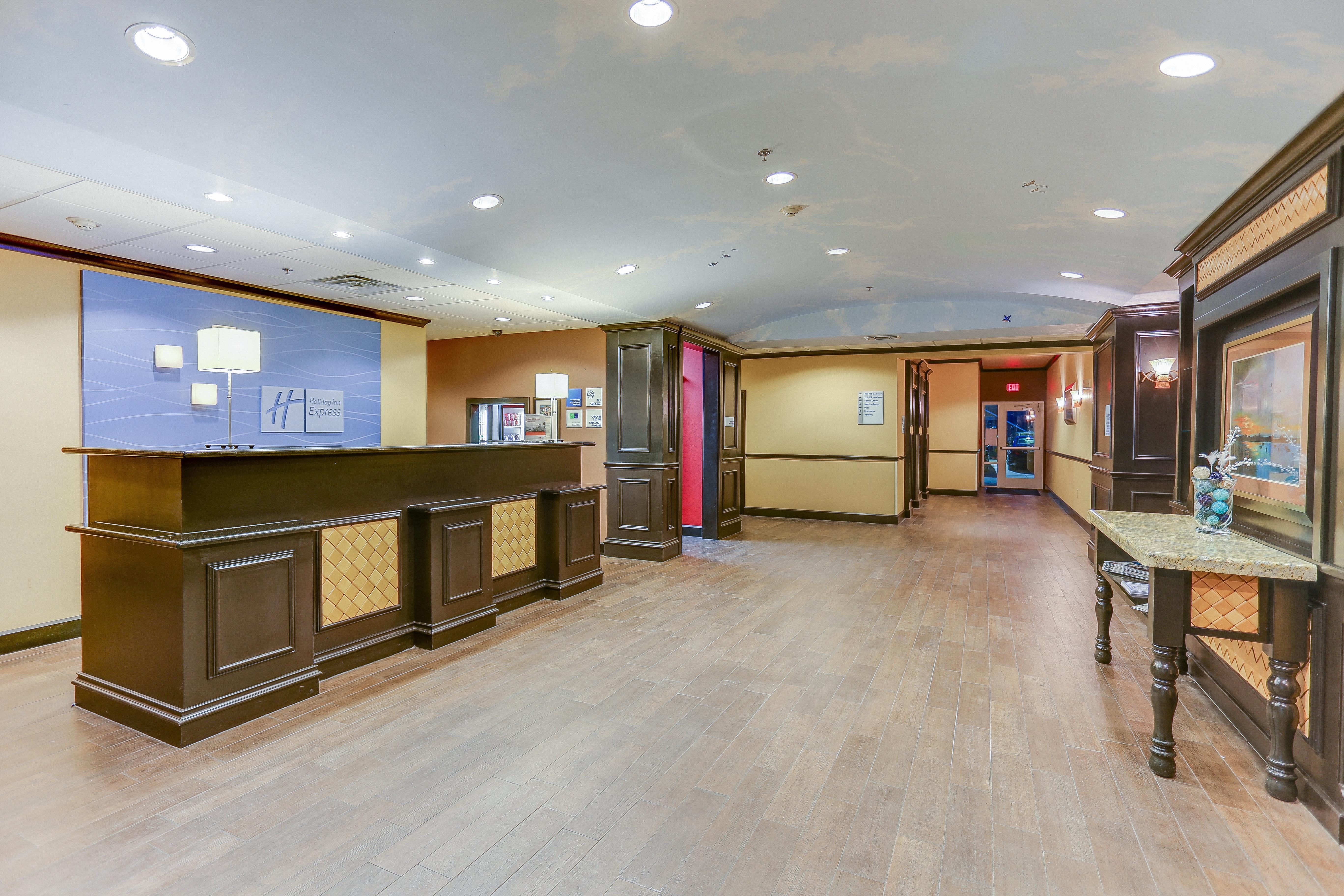 Holiday Inn Express Hotel & Suites Huntsville By Ihg Экстерьер фото