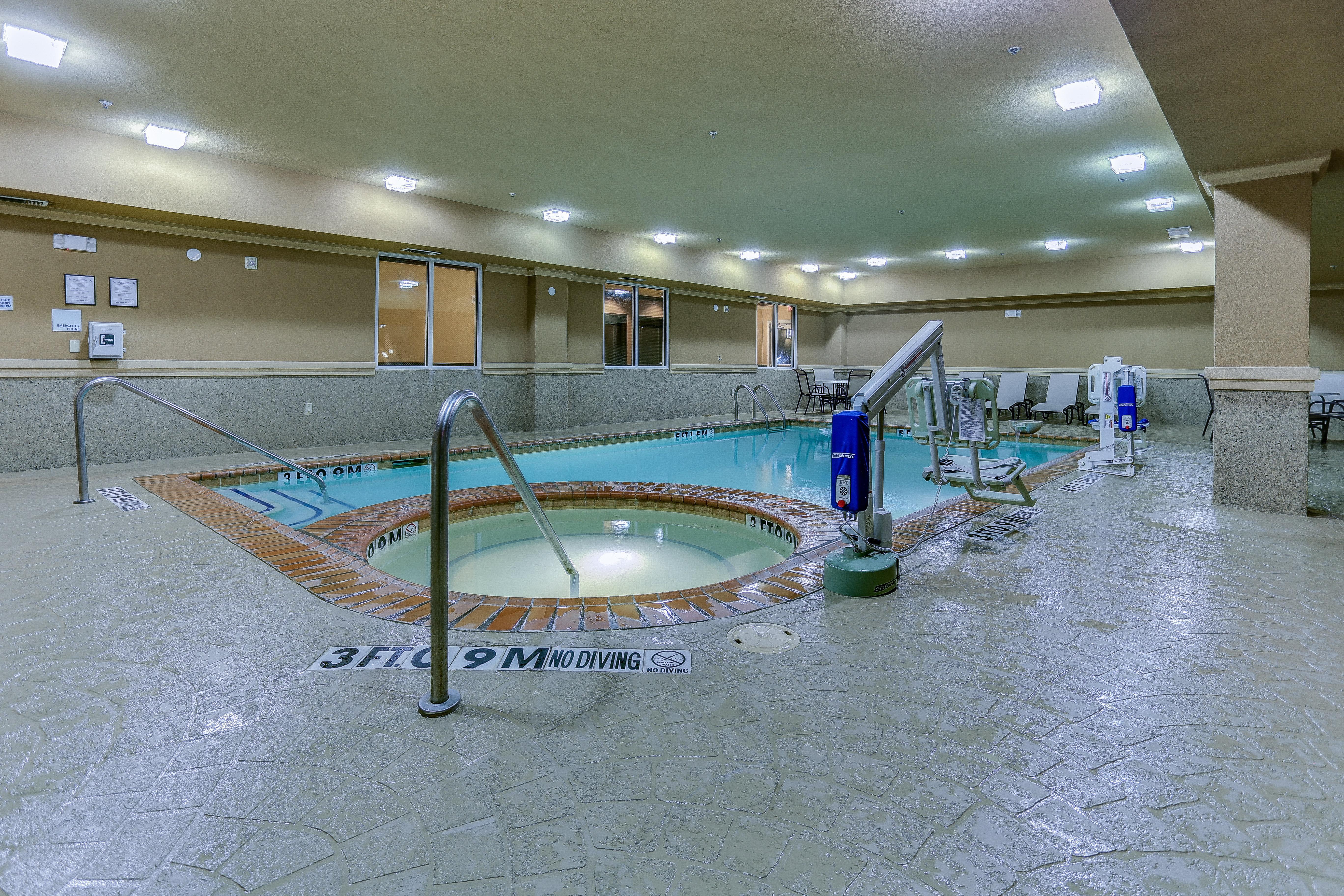 Holiday Inn Express Hotel & Suites Huntsville By Ihg Экстерьер фото